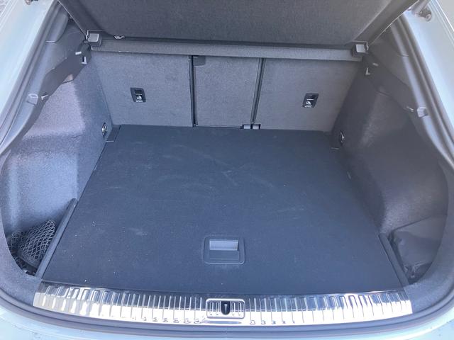 Q3スポーツバック 35TFSI Sライン 認定中古車 コンビニエンスアンドアシスタンスパッケージ スマートフォンインターフェイス プラスパッケージ プライバシガラス ACC レーンアシスト 衝突軽減装置 ETC(13枚目)