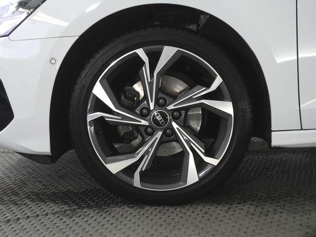 Ａ３ スポーツバック３０ＴＦＳＩアドバンスド　認定中古車　コンビニエンスアンドアシスタンスパッケージ　ナビゲーションパッケージ　ラグジュアリーパッケージ　テクノロジーパッケージ　Ｓラインプラスパッケージ　ＥＴＣ　ＡＣＣ　衝突軽減装置（7枚目）