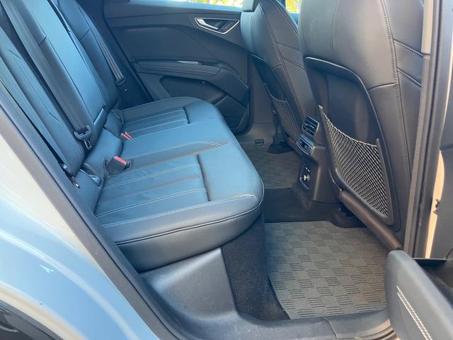 Q4スポーツバック e-トロン 45 e-tron認定中古車 インテリアプラスパッケージ レーンアシスト アダプティブクルーズコントロール 衝突軽減装置 ETC(9枚目)