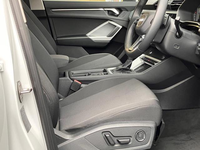 Ｑ３ ３５ＴＦＳＩアドバンスド　認定中古車　コンビニエンスアンドアシスタンスパッケージ　スマートフォンインターフェイス　ＡＣＣ　ＥＴＣ　衝突軽減装置（11枚目）
