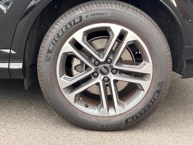 ���݂��݂ɂ��炩����G��̗ǂ��I�肷����̑f�ނ��A�N���t�g�}���V�b�v�ɂ�鐸�k�Ȏd�グ�Ŕz����Ă��܂��B