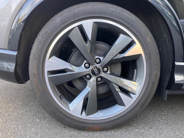 ���݂��݂ɂ��炩����G��̗ǂ��I�肷����̑f�ނ��A�N���t�g�}���V�b�v�ɂ�鐸�k�Ȏd�グ�Ŕz����Ă��܂��B