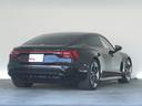 ＲＳ ｅ－トロンＧＴ ベースグレード　認定中古車　テクノロジーパッケージ　ダイナミックパッケージプラス　エクステリアミラーハウジングブラック（4枚目）