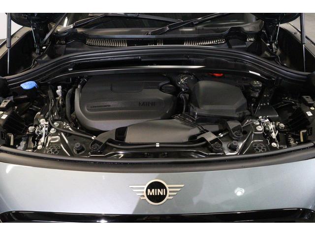 ＭＩＮＩ カントリーマンＤ　クラシック・トリム　電動シート　ＡｐｐｌｅＣａｒＰｌａｙ　ＡｎｄｒｏｉｄＡｕｔｏ　シートヒーター　ステアリングヒーター　ヘッドアップディスプレイ　ＭＩＮＩ認定中古車（9枚目）
