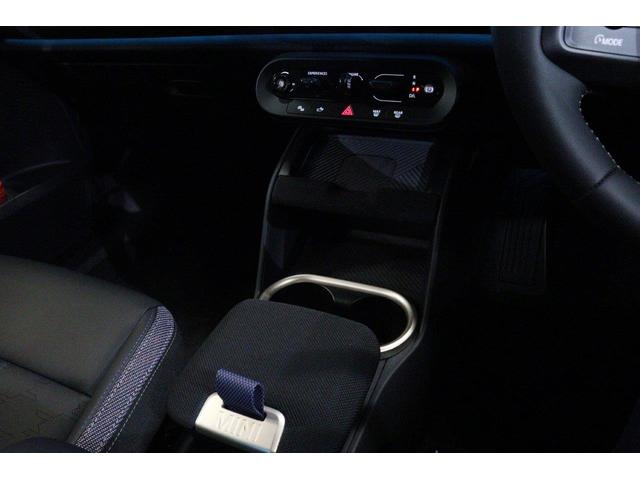 ＭＩＮＩ カントリーマンＤ　クラシック・トリム　電動シート　ＡｐｐｌｅＣａｒＰｌａｙ　ＡｎｄｒｏｉｄＡｕｔｏ　シートヒーター　ステアリングヒーター　ヘッドアップディスプレイ　ＭＩＮＩ認定中古車（22枚目）