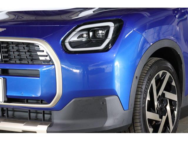 ＭＩＮＩ カントリーマンＤ　フェイバリット・トリム　ＭＩＮＩ認定中古車　レーンディパーチャーウォーニング　ヘッドアップディスプレイ　アクティブクルーズコントロール　フェイバードトリム　ハーマンカードン　電動バックドア　１９インチアロイホイール（5枚目）