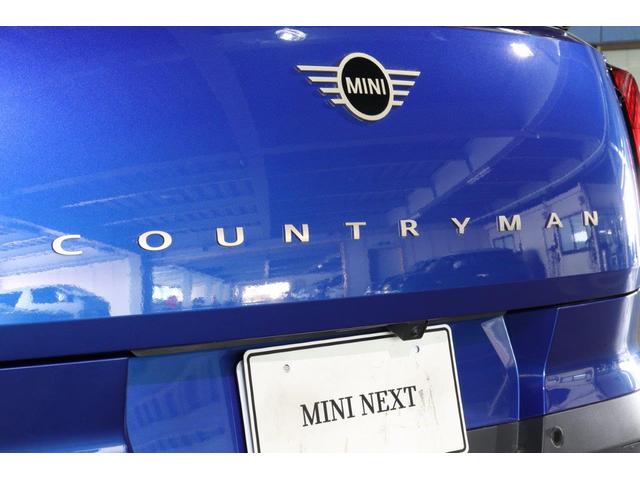ＭＩＮＩ カントリーマンＤ　フェイバリット・トリム　ＭＩＮＩ認定中古車　レーンディパーチャーウォーニング　ヘッドアップディスプレイ　アクティブクルーズコントロール　フェイバードトリム　ハーマンカードン　電動バックドア　１９インチアロイホイール（10枚目）