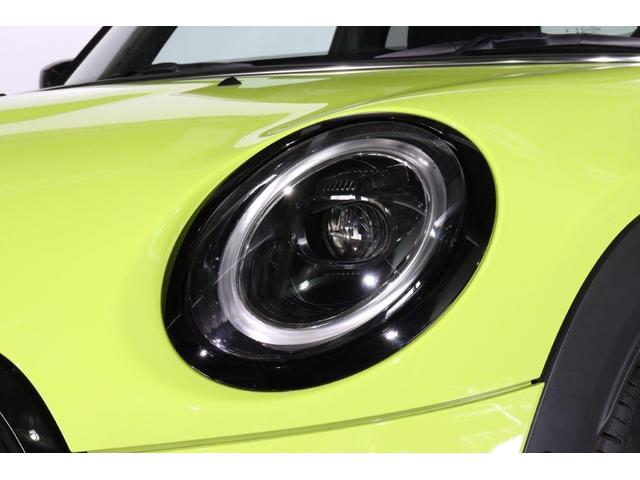 ＭＩＮＩ ＪＣＷ　プレミアムプラスパッケージ　ＪＣＷトリム　ＭＩＮＩ認定中古車　パーキングアシスト　パークディスタンスコントロール　ヘッドアップディスプレイ　パークディスタンスコントロール　シートヒーター　１８インチアロイホイール　プレミアムプラスパッケージ（6枚目）