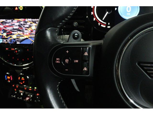 ＭＩＮＩ ジョンクーパーワークス　コンバーチブル　ＪＣＷトリム　アクティブクルーズコントロール　ヘッドアップディスプレイ衝突被害軽減ブレーキ　１７インチアロイホイール　シートヒーター（26枚目）