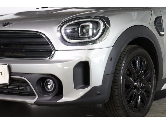 ＭＩＮＩ クーパーＤ　クロスオーバー　クラシック・トリム　ＭＩＮＩ認定中古車　アクティブクルーズコントロール　クラシックトリム　パークディスタンスコントロール　パーキングアシスト　ハーフレザーシート　シートヒーター　ナビゲーション付き　電動バックドア（5枚目）