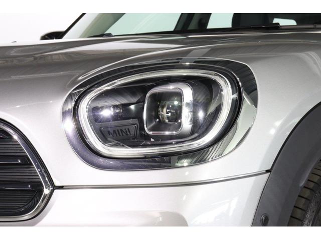 ＭＩＮＩ クーパーＤ　クロスオーバー　クラシック・トリム　ＭＩＮＩ認定中古車　アクティブクルーズコントロール　クラシックトリム　パークディスタンスコントロール　パーキングアシスト　ハーフレザーシート　シートヒーター　ナビゲーション付き　電動バックドア（6枚目）