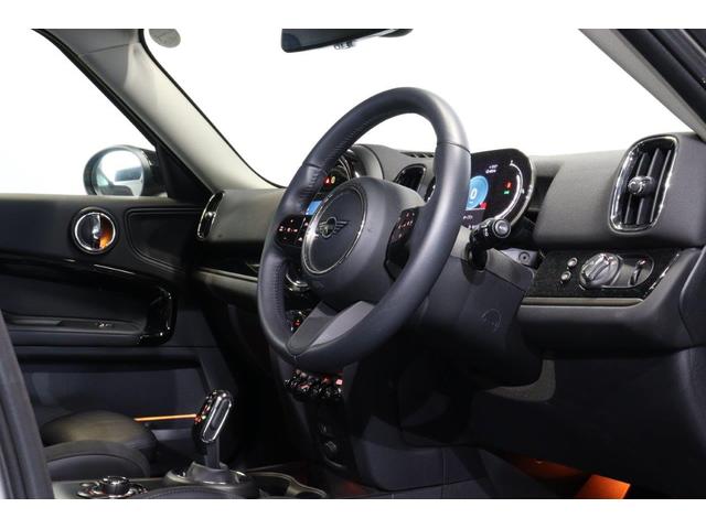 ＭＩＮＩ クーパーＤ　クロスオーバー　クラシック・トリム　ＭＩＮＩ認定中古車　アクティブクルーズコントロール　クラシックトリム　パークディスタンスコントロール　パーキングアシスト　ハーフレザーシート　シートヒーター　ナビゲーション付き　電動バックドア（14枚目）