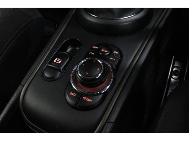 ＭＩＮＩ クーパーＤ　クロスオーバー　クラシック・トリム　ＭＩＮＩ認定中古車　アクティブクルーズコントロール　クラシックトリム　パークディスタンスコントロール　パーキングアシスト　ハーフレザーシート　シートヒーター　ナビゲーション付き　電動バックドア（25枚目）