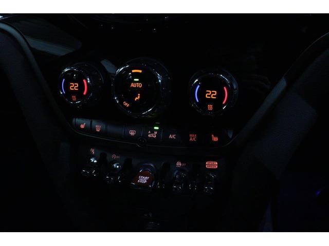 ＭＩＮＩ クパＳＤクロスオバオル４プレミアム＋Ｐクラシクトリム　ブラッククロスレザーシート　純正ＨＤＤナビ　バックカメラ　アクティブクルーズコントロール　オートマチックテールゲート　シートヒーター（31枚目）