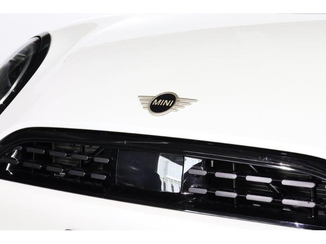 ＭＩＮＩ クーパーＣ　クラシック・トリム　ブラックベスキンシート　シートヒーター　ステアリングホイールヒーター　ナビ　バックカメラ　被害軽減ブレーキ（5枚目）