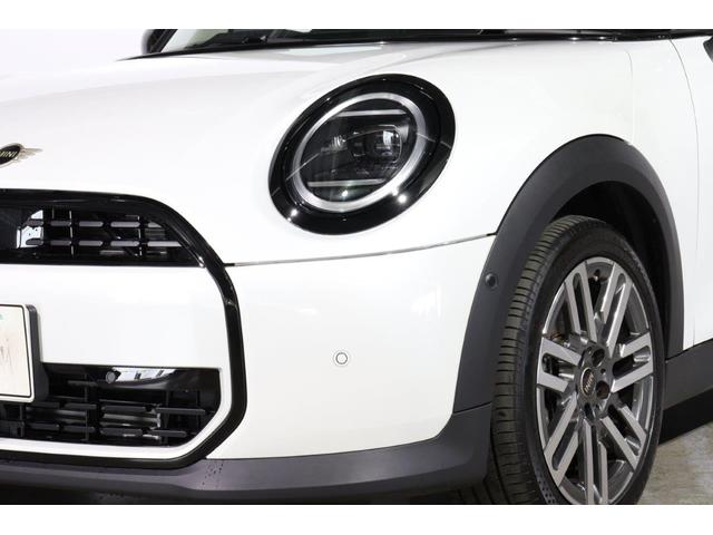 ＭＩＮＩ クーパーＣ　クラシック・トリム　ブラックベスキンシート　シートヒーター　ステアリングホイールヒーター　ナビ　バックカメラ　被害軽減ブレーキ（6枚目）