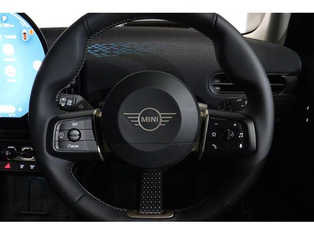 ＭＩＮＩ クーパーＣ　クラシック・トリム　ブラックベスキンシート　シートヒーター　ステアリングホイールヒーター　ナビ　バックカメラ　被害軽減ブレーキ（20枚目）