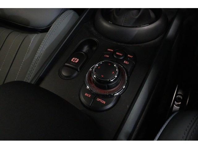 MINI クーパーS クラブマン アントールド・エディション 衝突被害軽減ブレーキ ブラックルーフ シートヒーター(26枚目)