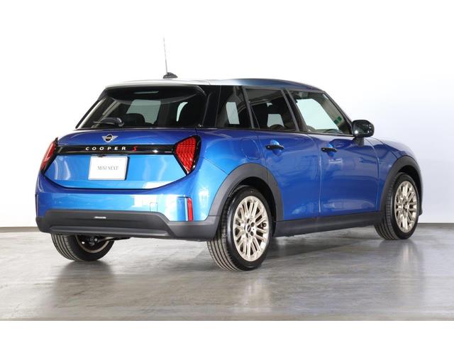 MINI クーパーS フェイバリット・トリム マルチトーンルーフ Mパッケージ MINI認定中古車(3枚目)