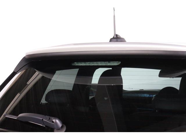 MINI クーパーS フェイバリット・トリム マルチトーンルーフ Mパッケージ MINI認定中古車(9枚目)