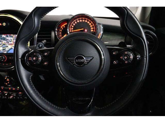MINI クーパーSD 60イヤーズエディション レザーシート シートヒーター インテリジェントセーフティー アクティブクルーズコントロール パーキングアシスト MINI認定中古車(8枚目)