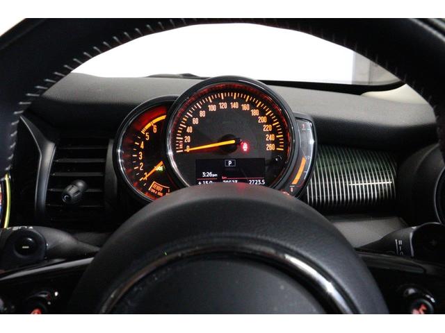 MINI クーパーSD 60イヤーズエディション レザーシート シートヒーター インテリジェントセーフティー アクティブクルーズコントロール パーキングアシスト MINI認定中古車(9枚目)