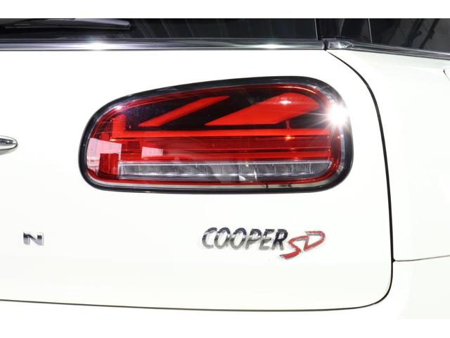 ＭＩＮＩ クーパーＳＤ　クラブマン　アクティブクルーズコントロール　衝突被害軽減ブレーキ　１７インチアロイホイール　ブラックルーフ　認定中古車（12枚目）