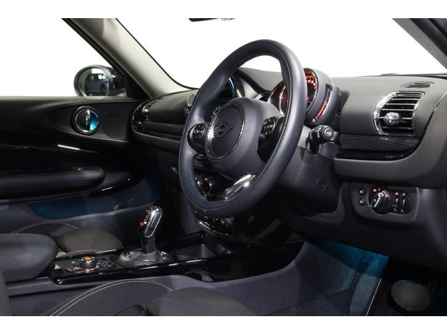 ＭＩＮＩ クーパーＳＤ　クラブマン　アクティブクルーズコントロール　衝突被害軽減ブレーキ　１７インチアロイホイール　ブラックルーフ　認定中古車（15枚目）