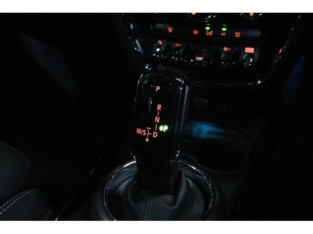ＭＩＮＩ クーパーＳＤ　クラブマン　アクティブクルーズコントロール　衝突被害軽減ブレーキ　１７インチアロイホイール　ブラックルーフ　認定中古車（24枚目）