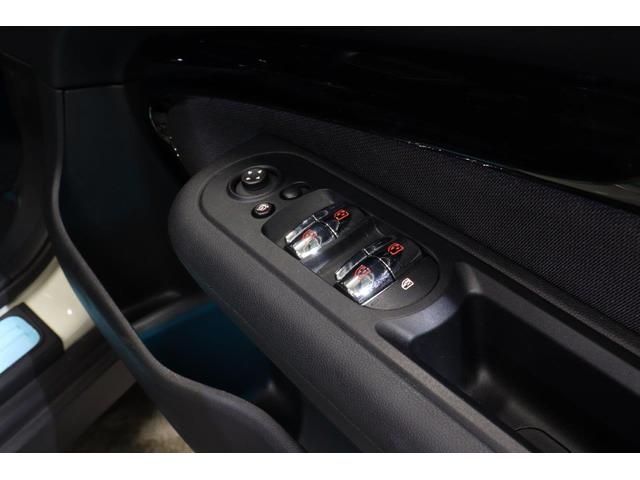 ＭＩＮＩ クーパーＳＤ　クラブマン　アクティブクルーズコントロール　衝突被害軽減ブレーキ　１７インチアロイホイール　ブラックルーフ　認定中古車（36枚目）