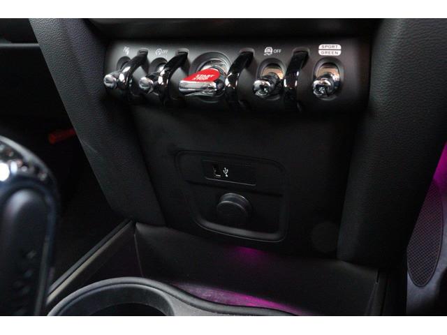 ＭＩＮＩ クーパーＤ　クロスオーバー　クラシック・トリム　ナビゲーションパッケージ　エキサイトメントパッケージ　コンフォートパッケージ　ドライビングアシスト　パーキングアシスト　ＢＭＷ認定中古車（15枚目）