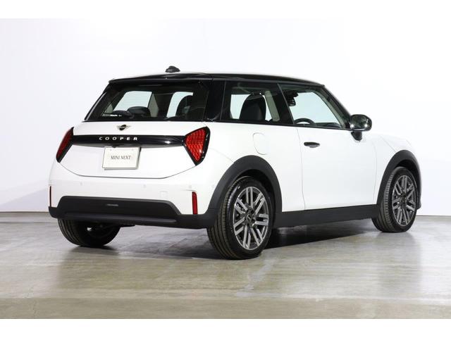 MINI クーパーC クラシック・トリム MINI認定中古車 アップルカープレイ アンドロイドオート ACC 衝突軽減ブレーキ 車線逸脱警告 ETC2.0 LEDヘッドライト(2枚目)