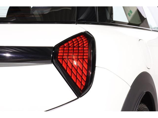 MINI クーパーC クラシック・トリム MINI認定中古車 アップルカープレイ アンドロイドオート ACC 衝突軽減ブレーキ 車線逸脱警告 ETC2.0 LEDヘッドライト(10枚目)