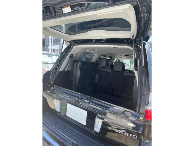 ＬＸ ＬＸ５７０　４ＷＤ　全周囲カメラ　クリアランスソナー　オートクルーズコントロール　レーンアシスト　パワーシート　衝突被害軽減システム　サンルーフ　ナビ　ＴＶ　オートマチックハイビーム　ＬＥＤヘッドランプ（18枚目）