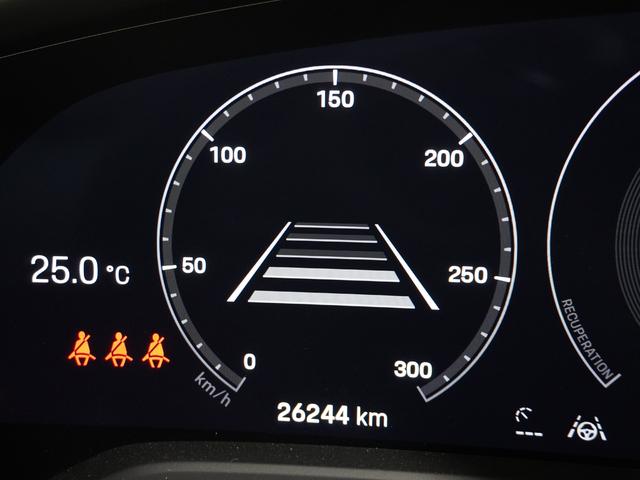 タイカン タイカン　ターボＳ　認定中古車　アンビエントライト　エアサス　リアアクスルステア　ＰＣＣＢ　ＣａｒＰｌａｙ　１８Ｗａｙ電動シート　ＬＥＤマトリックスヘッドライト　グレーバンドフロントウインドウ（13枚目）