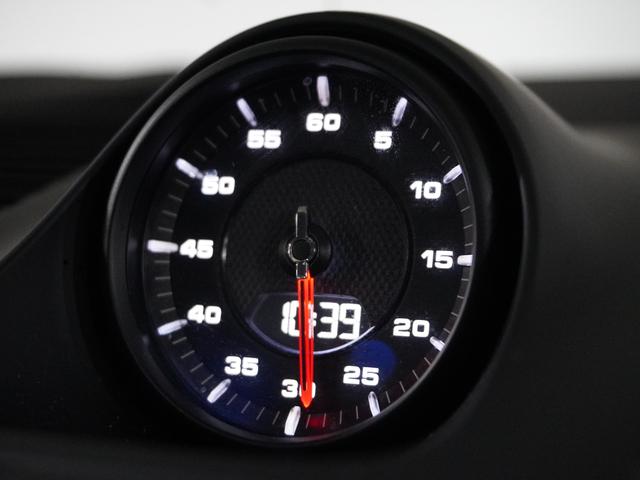 カイエン ターボ 認定中古車 スポーツクロノパッケージ ソフトクローズドア 21インチホイール PDLS プライバシーガラス パワステプラス ジェットブラックメタリック(13枚目)