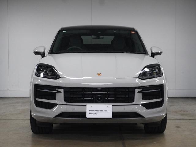 カイエンクーペ カイエンＧＴＳ　クーペ　認定中古車　新車保証継承　リアアクスルステア　ＰＤＣＣ　　スポーツクロノ　２２インチホイール　１８Ｗａｙシート　前後シートヒーター　プライバシーガラス　ワンオーナー　禁煙車（2枚目）