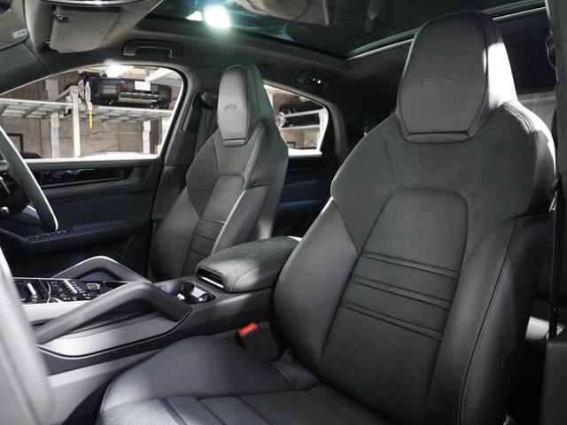 カイエンクーペ カイエンＧＴＳ　クーペ　認定中古車　新車保証継承　リアアクスルステア　ＰＤＣＣ　　スポーツクロノ　２２インチホイール　１８Ｗａｙシート　前後シートヒーター　プライバシーガラス　ワンオーナー　禁煙車（18枚目）