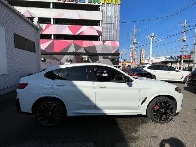 Ｘ４ Ｍ４０ｉ　元試乗車　ファストトラックパッケージ　サウンドパッケージ　ブラックヴァーネスカレザー　ｈａｒｍａｎｋａｒｄｏｎサラウンド　アコースティックガラス　ハンズオフアシスト　衝突被害軽減ブレーキ（9枚目）