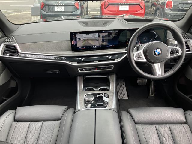 Ｘ５ ｘＤｒｉｖｅ　４０ｄ　Ｍスポーツ　正規認定中古車　ワンオーナー車両　電動パノラマサンルーフ　３列シート　ドライブアシストプロ　純正ナビ　地デジチューナー　パーキングアシスト　ヘッドアップディスプレイ　ブラックレザーシート　ＥＴＣ（4枚目）