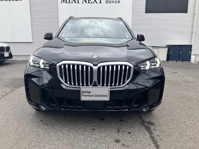 Ｘ５ ｘＤｒｉｖｅ　４０ｄ　Ｍスポーツ　正規認定中古車　ワンオーナー車両　電動パノラマサンルーフ　３列シート　ドライブアシストプロ　純正ナビ　地デジチューナー　パーキングアシスト　ヘッドアップディスプレイ　ブラックレザーシート　ＥＴＣ（5枚目）