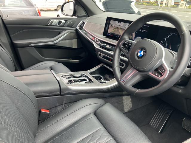 Ｘ５ ｘＤｒｉｖｅ　４０ｄ　Ｍスポーツ　正規認定中古車　ワンオーナー車両　電動パノラマサンルーフ　３列シート　ドライブアシストプロ　純正ナビ　地デジチューナー　パーキングアシスト　ヘッドアップディスプレイ　ブラックレザーシート　ＥＴＣ（12枚目）