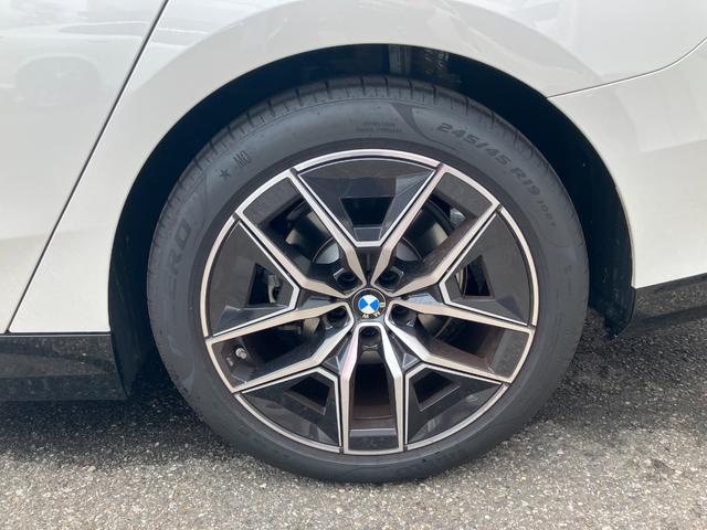 ５シリーズ ５２３ｉ　Ｍスポーツ　正規認定中古車　元試乗車　アダプティブサスペンション　アクティブステアリング　アクティブクルーズ　ヘッドアップＤ　パーキングアシスト　ＡＰＰＬＥ　ＣＡＲ　ＰＬＡＹ　ワイヤレス充電　１９インチＡＷ　地デジ　ＥＴＣ（23枚目）