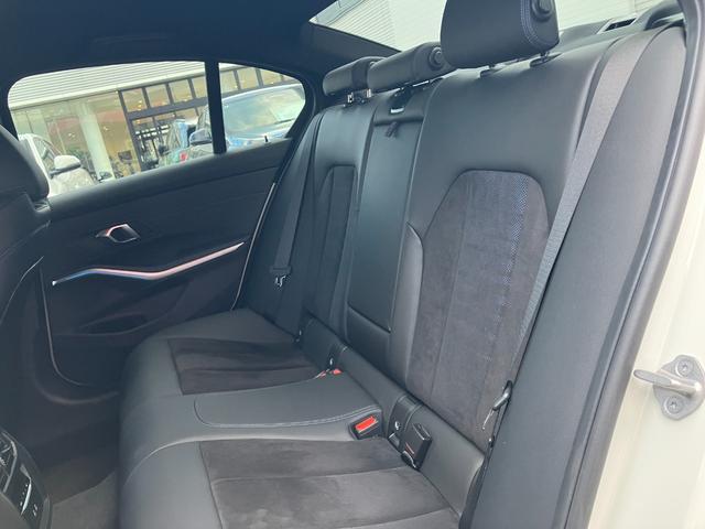 ３シリーズ ３２０ｄ　ｘＤｒｉｖｅＭスポーツエディションシャドー　認定中古車　元試乗車　ＳＨＡＤＯＷ　ＥＤＩＴＩＯＮ　Ｍスポーツ　アルミパネル　ハーフレザー　シートヒーター　電動シート　アクティブクルーズ　電動トランク　ヘッドアップＤ　１９インチＡＷ　純ナビ　ＥＴＣ（17枚目）
