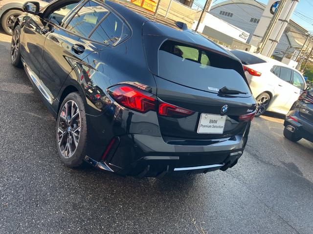 １シリーズ １２０ｄ　Ｍスポーツ　ハイラインパッケージ　認定中古車　元試乗車　ハイラインＰＫＧ　サンプロテクション・ガラス　ｈａｒｍａｎ／ｋａｒｄｏｎスピーカー　ドライビングアシストプラス　ヘッドアップＤ　ハーフレザー　シートヒーター　純正ナビ　電動Ｒ（8枚目）