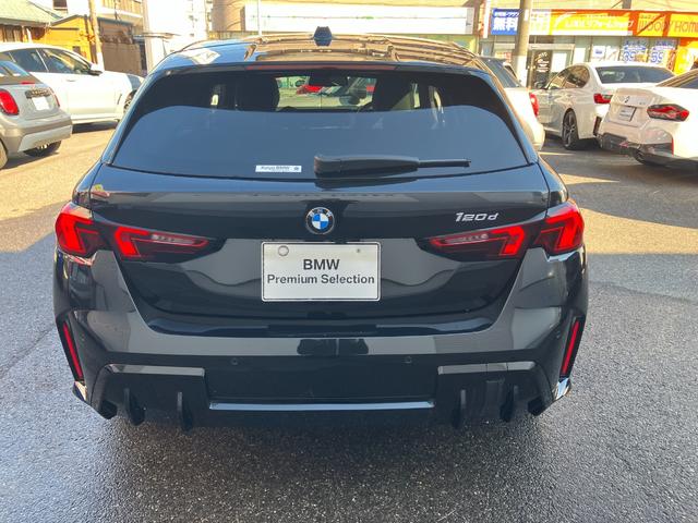 １シリーズ １２０ｄ　Ｍスポーツ　ハイラインパッケージ　認定中古車　元試乗車　ハイラインＰＫＧ　サンプロテクション・ガラス　ｈａｒｍａｎ／ｋａｒｄｏｎスピーカー　ドライビングアシストプラス　ヘッドアップＤ　ハーフレザー　シートヒーター　純正ナビ　電動Ｒ（9枚目）