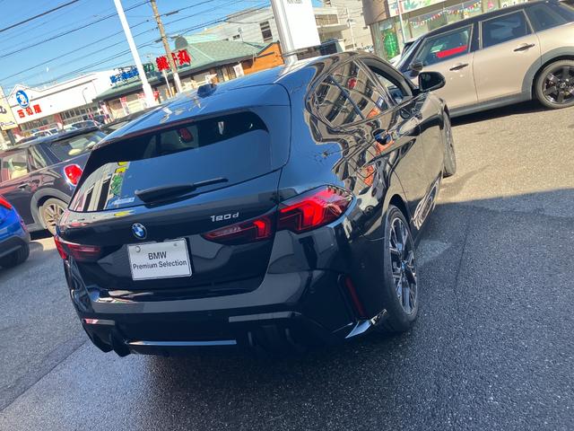 １シリーズ １２０ｄ　Ｍスポーツ　ハイラインパッケージ　認定中古車　元試乗車　ハイラインＰＫＧ　サンプロテクション・ガラス　ｈａｒｍａｎ／ｋａｒｄｏｎスピーカー　ドライビングアシストプラス　ヘッドアップＤ　ハーフレザー　シートヒーター　純正ナビ　電動Ｒ（10枚目）