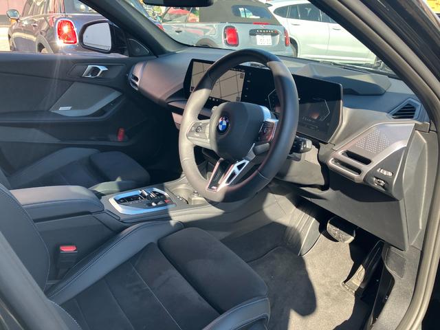 １シリーズ １２０ｄ　Ｍスポーツ　ハイラインパッケージ　認定中古車　元試乗車　ハイラインＰＫＧ　サンプロテクション・ガラス　ｈａｒｍａｎ／ｋａｒｄｏｎスピーカー　ドライビングアシストプラス　ヘッドアップＤ　ハーフレザー　シートヒーター　純正ナビ　電動Ｒ（12枚目）