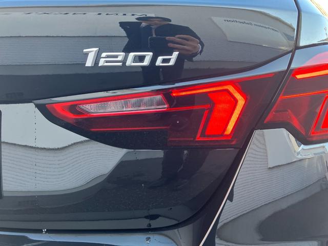 １シリーズ １２０ｄ　Ｍスポーツ　ハイラインパッケージ　認定中古車　元試乗車　ハイラインＰＫＧ　サンプロテクション・ガラス　ｈａｒｍａｎ／ｋａｒｄｏｎスピーカー　ドライビングアシストプラス　ヘッドアップＤ　ハーフレザー　シートヒーター　純正ナビ　電動Ｒ（26枚目）