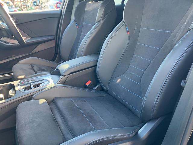 １シリーズ １２０ｄ　Ｍスポーツ　ハイラインパッケージ　認定中古車　元試乗車　ハイラインＰＫＧ　サンプロテクション・ガラス　ｈａｒｍａｎ／ｋａｒｄｏｎスピーカー　ドライビングアシストプラス　ヘッドアップＤ　ハーフレザー　シートヒーター　純正ナビ　電動Ｒ（34枚目）